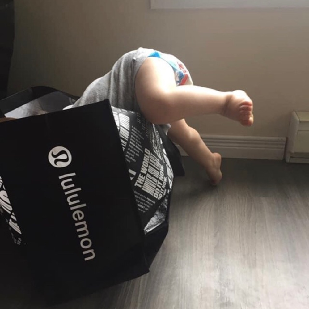Some start early!🤣🛍🎁